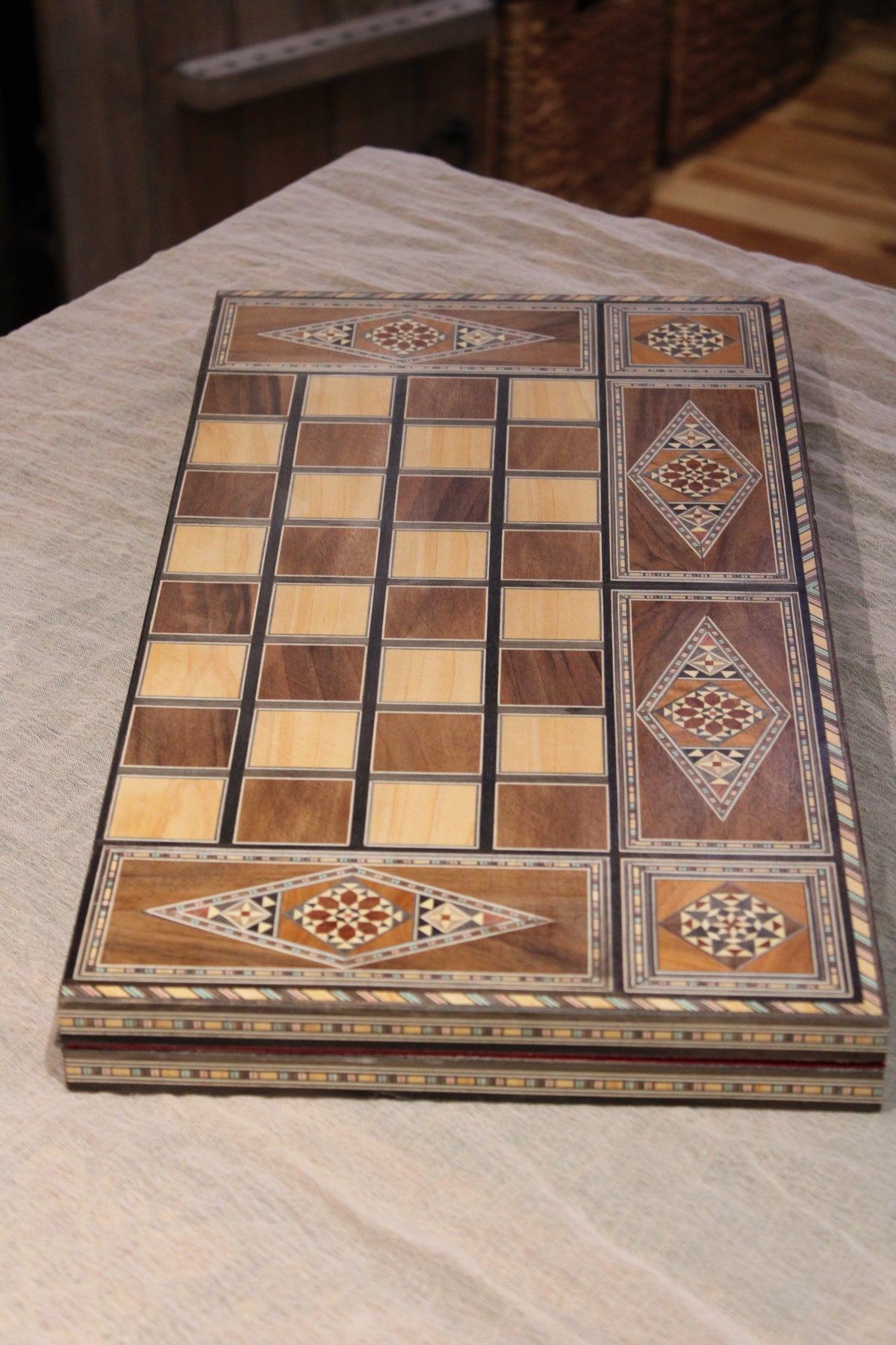 The folding chess board 